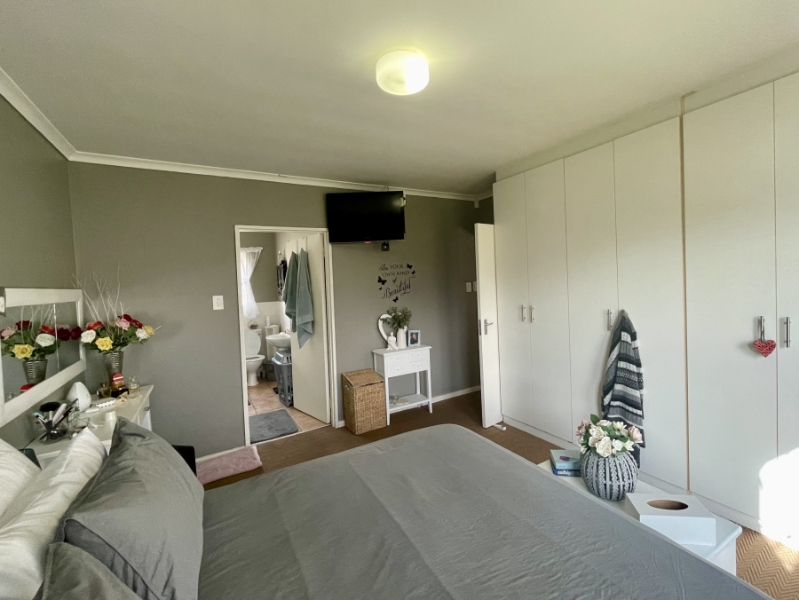 3 Bedroom Property for Sale in Country Club Western Cape